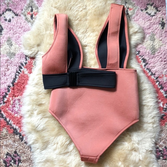 ASOS Contrast Strap Scuba Swimsuit 2 Piece - Picture 6 of 8